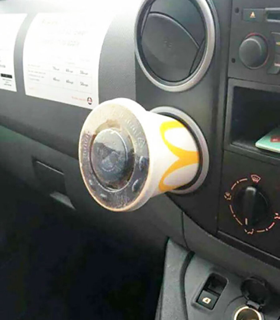 Sinirden elim ayağım titredi