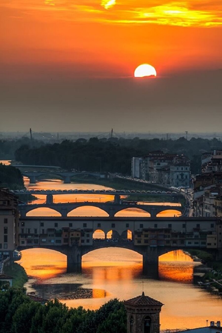 Floransa'da gün batımı...Arno Nehri, İtalya