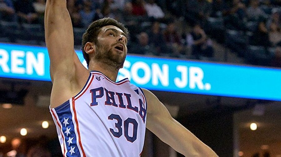 Furkan Korkmaz smaç basarken.