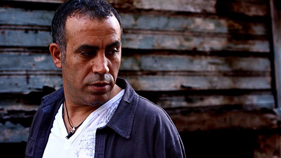 Nikcy Brown'dan davet geldi
Haluk Levent, Orta Doğu çocukları için organize edilen dünya çapındaki bir konser projesi için davet aldı. İngiltere'de Madonna, Tom Jones, Emeli Sande, Take That grubu ve daha bir çok müzisyenlerle çalışan prodüktörlük yapan Nikcy Brown, şarkıcı Haluk Levent konsere gönderdiği bir video ile davet etti.