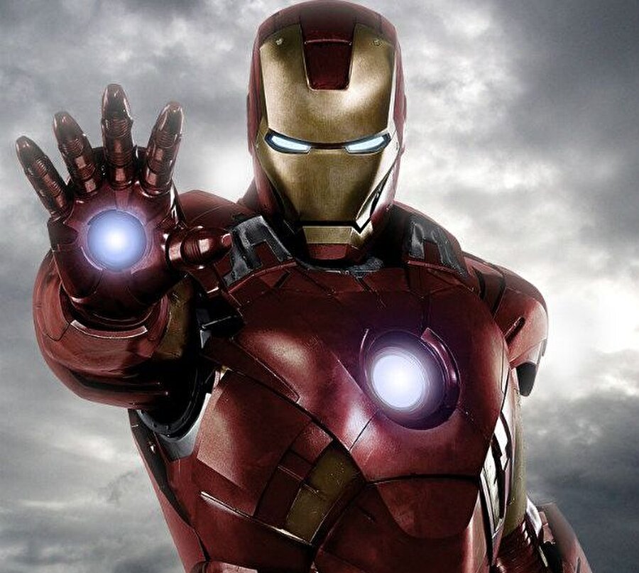 Iron Man

                                    Lee'nin çizdiği karakterlerden bir diğeri olan Iron Man, sinemaya da uyarlanmış ve son dönemin en dikkat çeken Marvel karakterlerinden biri olmuştur. Kahramanımız, son Forbes verilerine göre, en zengin 4. hayali karakterdir.
                                