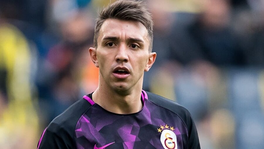 Dünyada en iyi 7. kaleci
Fernando Muslera, IFFHS tarafından 2010 yılının dünyada en iyi 7. kalecisi olarak gösterildi. 2011-12 sezonu öncesi 6.750.000 Euro bonservis bedeli ile Galatasaray'a transfer oldu. Galatasaray forması ile ilk maçına Olympiakos karşısında çıkmış, fakat 1. dakikada gelen gole engel olamayınca takımı, hazırlık maçından 1-0 mağlup ayrılmıştı. 