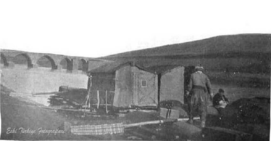 Dicle Nehri ve On Gözlü Köprü. Diyarbakır