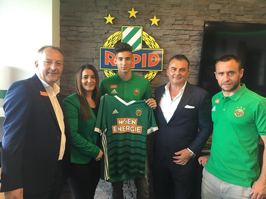Mert Müldür, Rapid Wien ile profesyonel sözleşme imzalıyor...