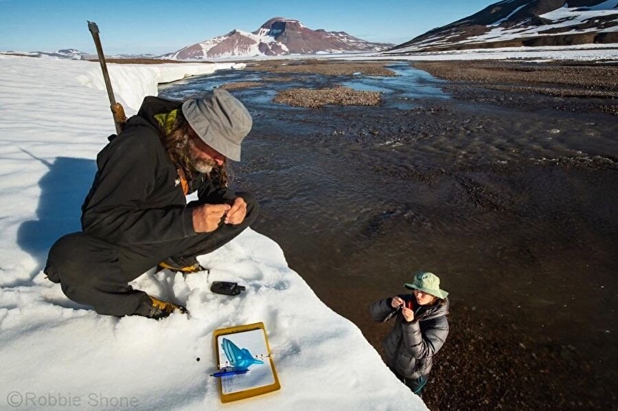 Arktik'te yapılan iklim araştırması gezisinden bir kare