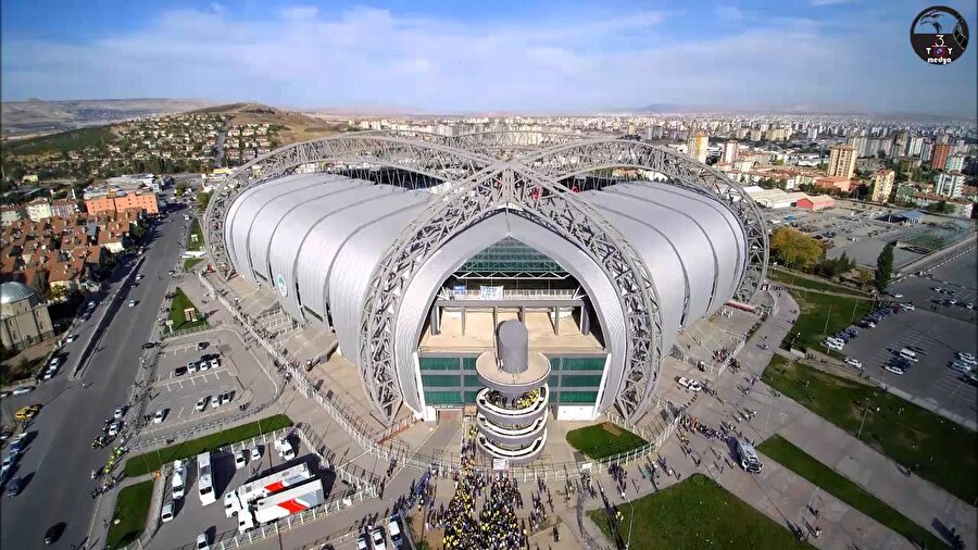 MKE Ankaragücü-Beşiktaş maçı Kayseri Kadir Has Stadyumu'nda oynanacak.