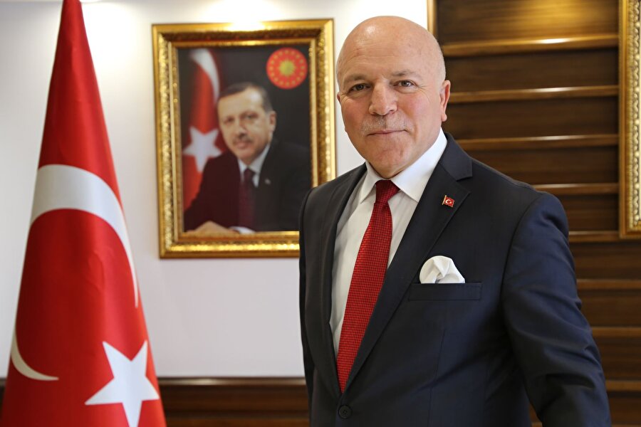 Erzurum Büyükşehir Belediye Başkanı 

                                    Mehmet Sekmen 
                                