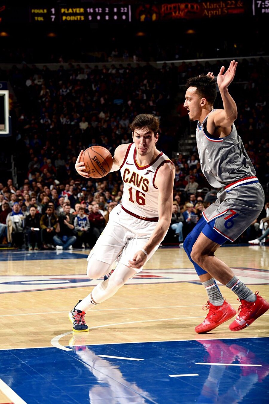 Cedi Osman, penetre ederken...