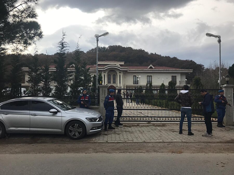Yalova'nın Samanlı köyünde, bir villada, Suudi gazeteci Cemal Kaşıkçı cinayetiyle ilgili arama yapılmaya başlandı.