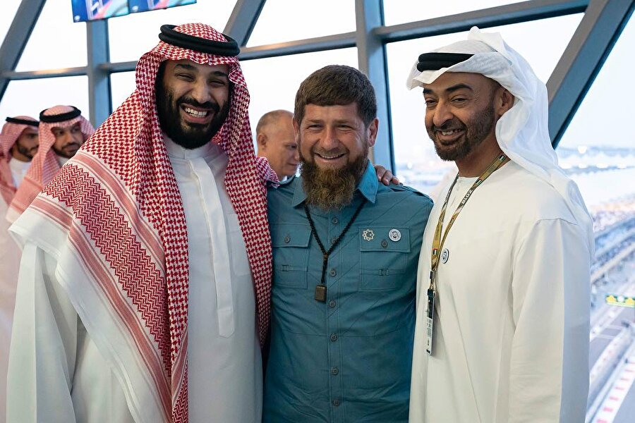 Soldan sağa: Suudi Arabistan Veliaht Prensi Muhammed Bin Selman, Çeçenistan başkanı Ramazan Kadırov ve Abu Dabi Prensi Muhammed bin Zayed Al Nahyan.