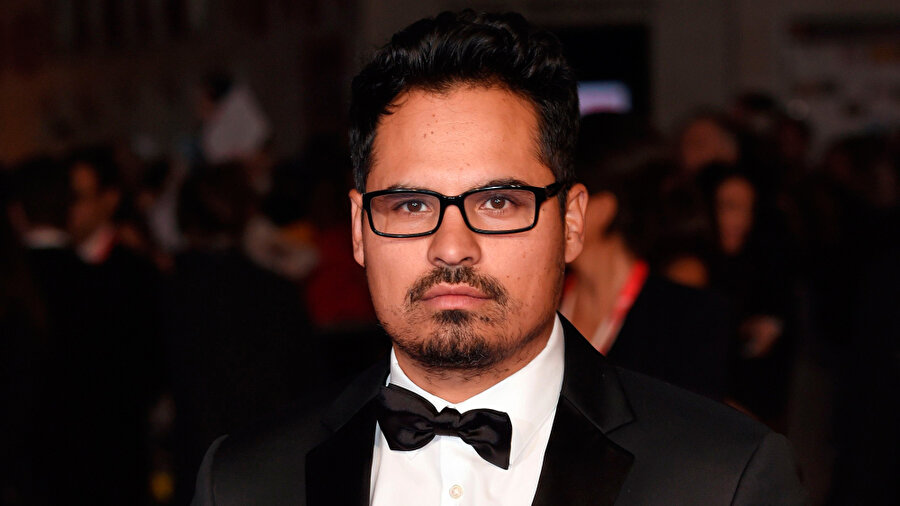 Michael Pena - Kiki Camarena

                                    
                                    42 yaşındaki Amerikalı oyuncu, kuşkusuz ekibin en çok eleştirilen ismi oluyor. Başrolde izlediğimiz Pena, romantik komedi işlerindeki çalışmalarıyla tanınıyor.
                                
                                