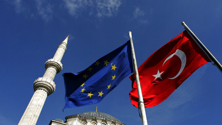 AB'den Türkiye'nin vize serbestisi hakkında açıklama.