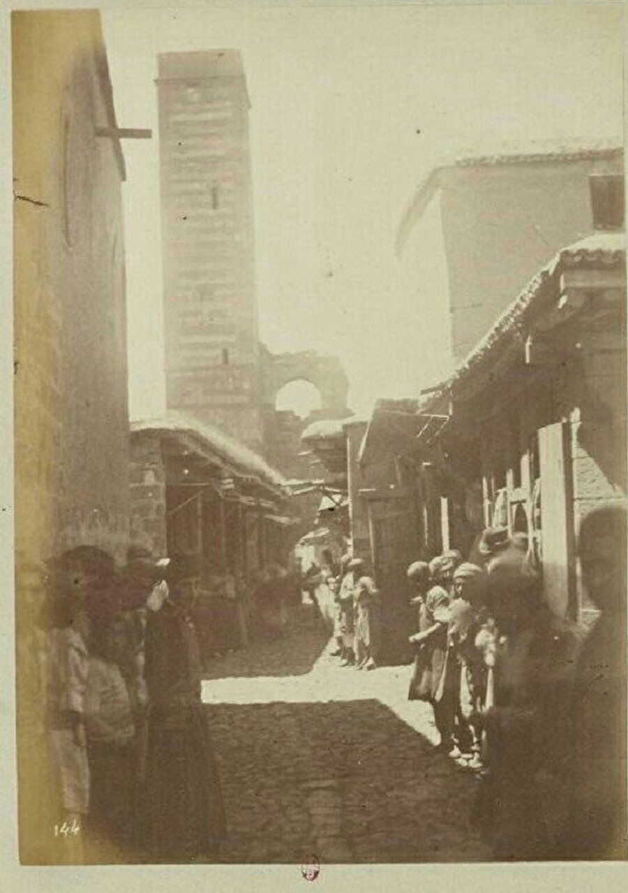 Dört Ayaklı Minare. Diyarbakır 1880