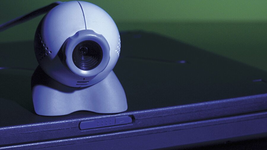 Webcam üzerinden elde edilen içerikler şantaj ve tehdit amaçlı kullanılabiliyor.