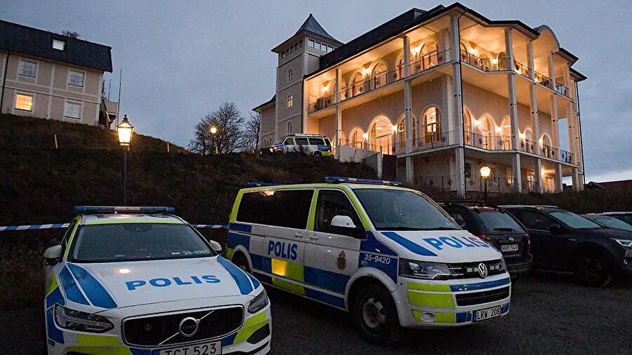 Yemen konulu istişare toplantıları İsveç'te başladı
Yemen'deki iç savaşı sonlandırmak amacıyla Birleşmiş Milletler (BM) öncülüğünde gerçekleştirilen istişare toplantıları, İsveç'in başkenti Stockholm'e 77 kilometre uzaklıkta bulunan Rimbo kasabasındaki Johannesberg Sarayı'nda başladı.