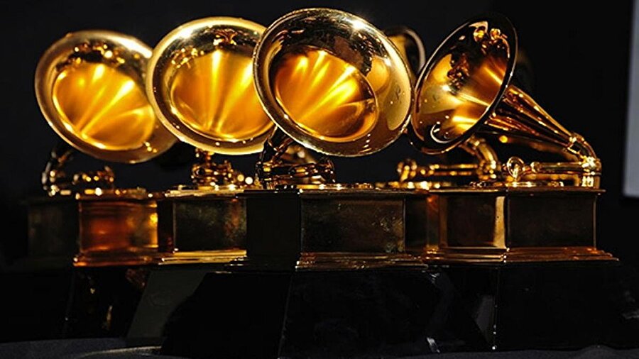 Adaylıklar 8'e çıkarıldı

                                    İlk defa 1959’da dağıtılan Grammy Ödülleri, Şubat ayında yapılacak törenle sahiplerini bulacak. Her kategoride normalde 5 aday gösterilen ödüllerde, törenin en önemli 4 kategorisi olan ‘En İyi Şarkı’, ‘Yılın Şarkısı’, ‘Yılın Albümü’ ve ‘En İyi Yeni Sanatçı’ kategorilerindeki adaylıklar daha kapsamlı olması açısından 8’e çıkarıldı. 
                                