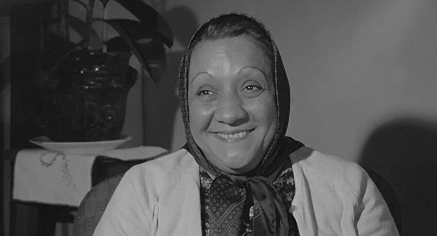 Adile Naşit, bundan tam 31 yıl önce hayata gözlerini yumdu. Gerisinde ise hafızalarımızda yer eden muhteşem oyunculuğundan kesitler kaldı.