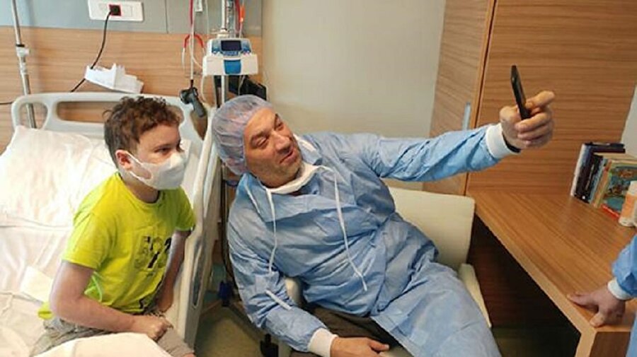 Şevket Çoruh, bol bol selfie çekerek bu unutulmaz anı ölümsüzleştirdi.