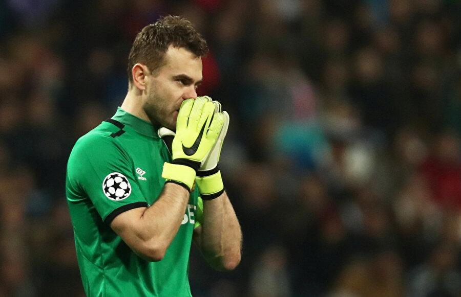 Igor Akinfeev, Real Madrid karşısında aldıkları galibiyete sevinemiyor.
