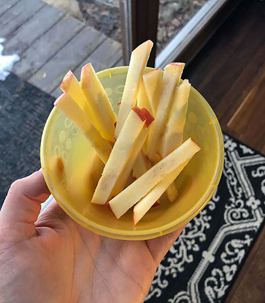 ​Elma dilim patates bu değil miydi ya
​