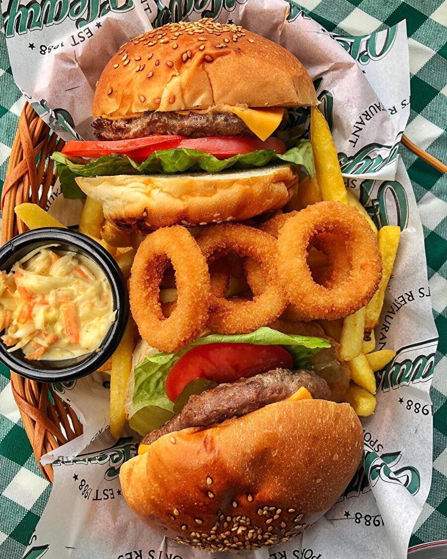 İştah açıcı fast food tabağı