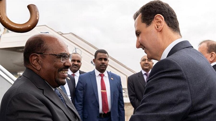 Sudan Cumhurbaşkanlığı kaynaklarından edinilen bilgiye göre Beşir, Şam ziyaretinde Esed'le bir araya geldi.