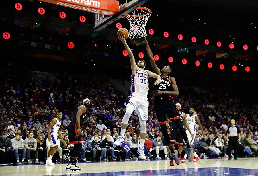 Furkan Korkmaz, Toronto Raptors karşısında oyunda kaldığı 19 dakika içerisinde
16 sayı üretti.