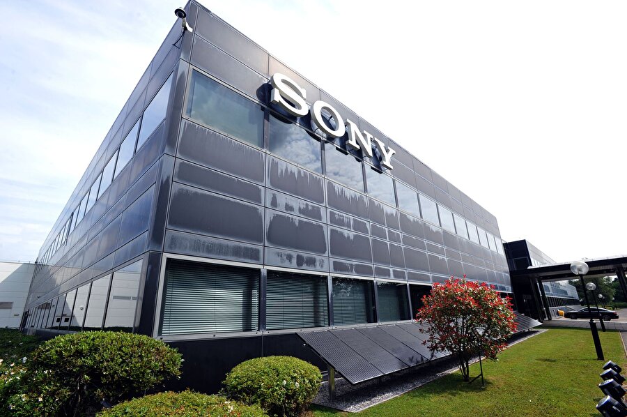 Fiyat politikaları nedeniyle uzunca bir zamandır eleştirilen Sony'nin son kararı şaşırttı. Şirket, birçok ürün gamında ciddi indirimler yaptığını açıkladı.