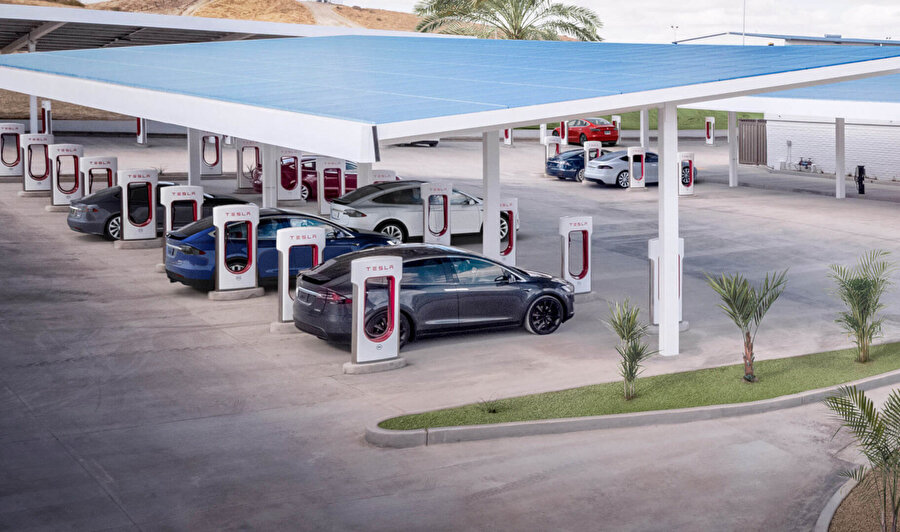 Tesla elektrikli şarj istasyonu