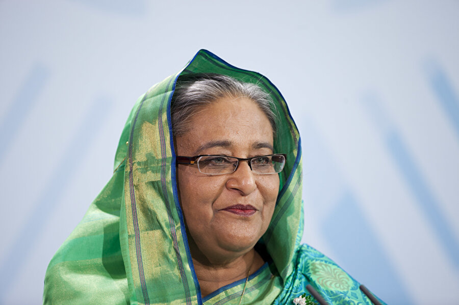 Resmi olmayan sonuçlara göre, Bangladeş'te yapılan 11. genel seçimi, Şeyh Hasina liderliğindeki Büyük İttifak kazandı.