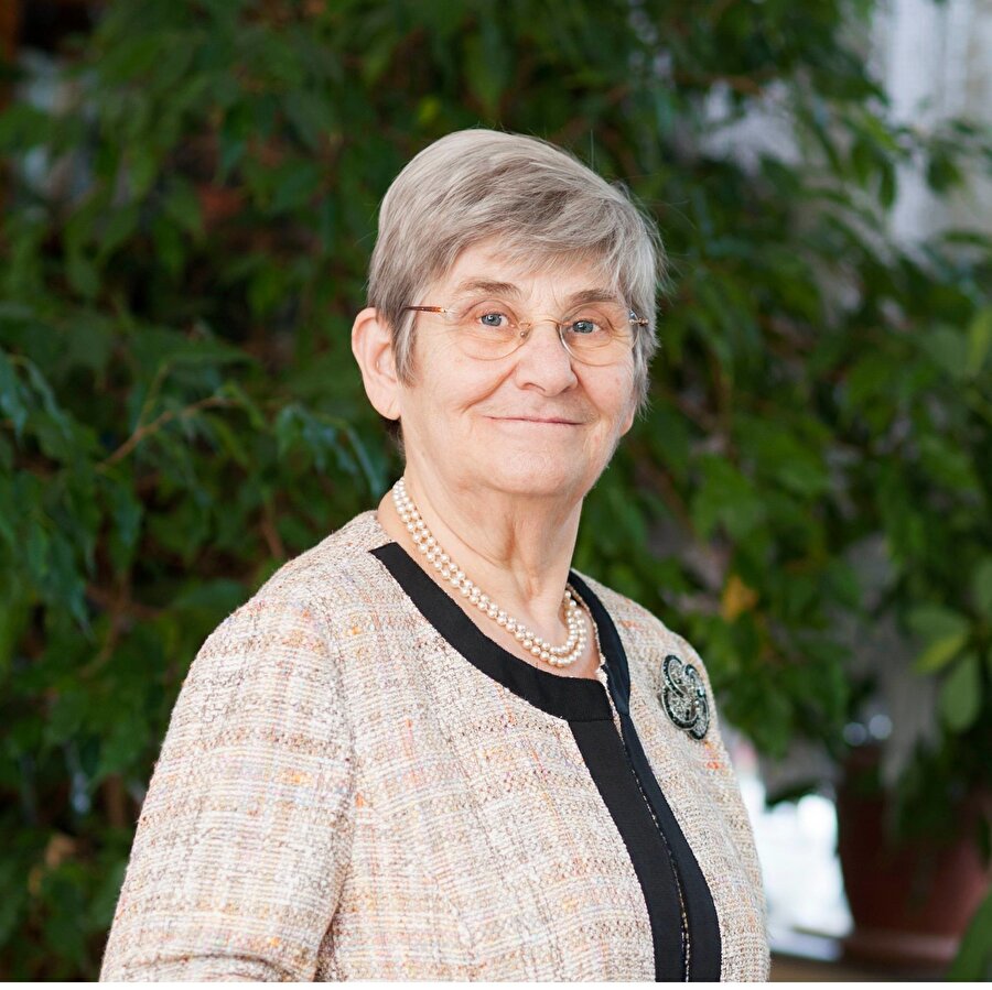  İç Hastalıkları ve Kardiyoloji Uzmanı Prof. Dr. Canan Karatay