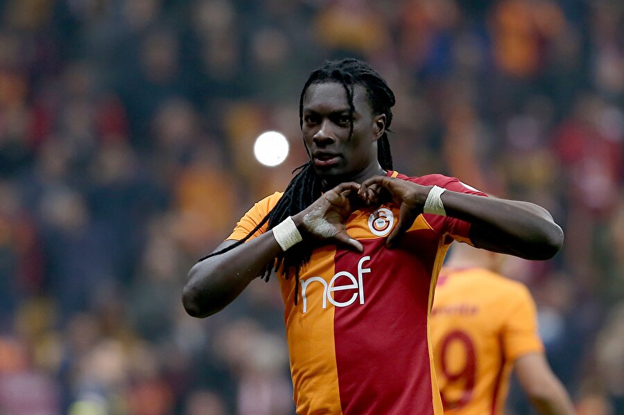 Gomis Galatasaray formasıyla attığı 29 golle geçtiğimiz sezon gol kralı olmuştu.