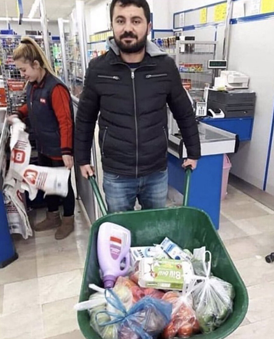 ​Aylık alışveriş yaparken ben