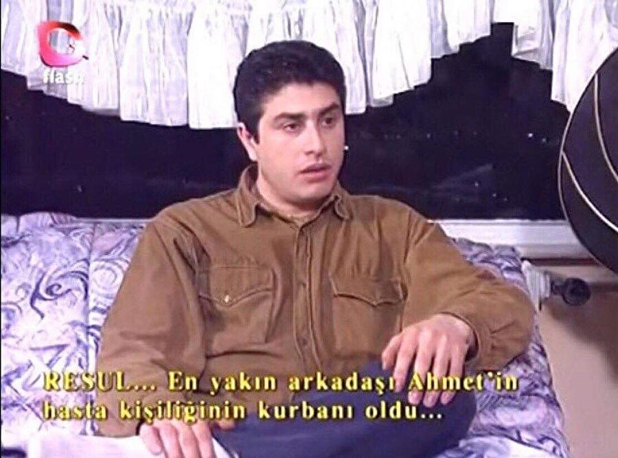 Yalan yanlış not tutan arkadaşımın defterinden sınava çalıştım