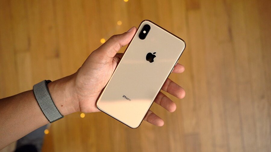 iPhone Xs Max.