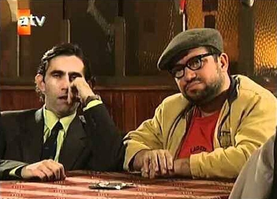 Hoca: Sınavda ilk 15 dakika çıkmak yasak / Ben: