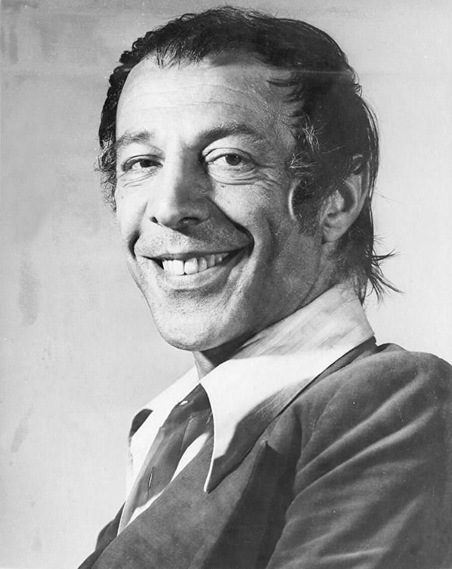 Münir Özkul.