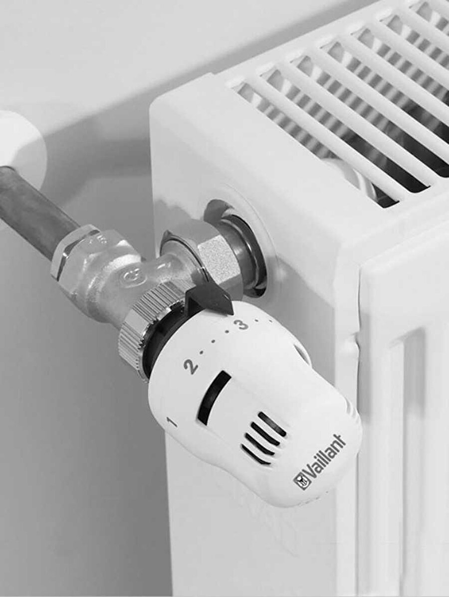 Radyatörlerde termostatik vana kullanımı
Radyatörlerde termostatik vana veya oda termostatı kullanımı odaların normal değerlerden daha fazla ısınmasını ve enerji kaybını önler. Yüzde 30'a varan tasarruf sağlanır.