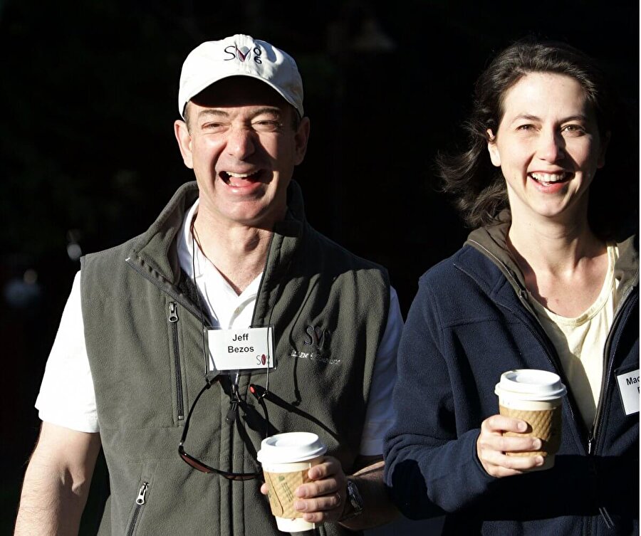 Jeff Bezos ve eşi MacKenzie Bezos, 25 yıllık evliliklerini sonlandıracaklarını duyurdu.