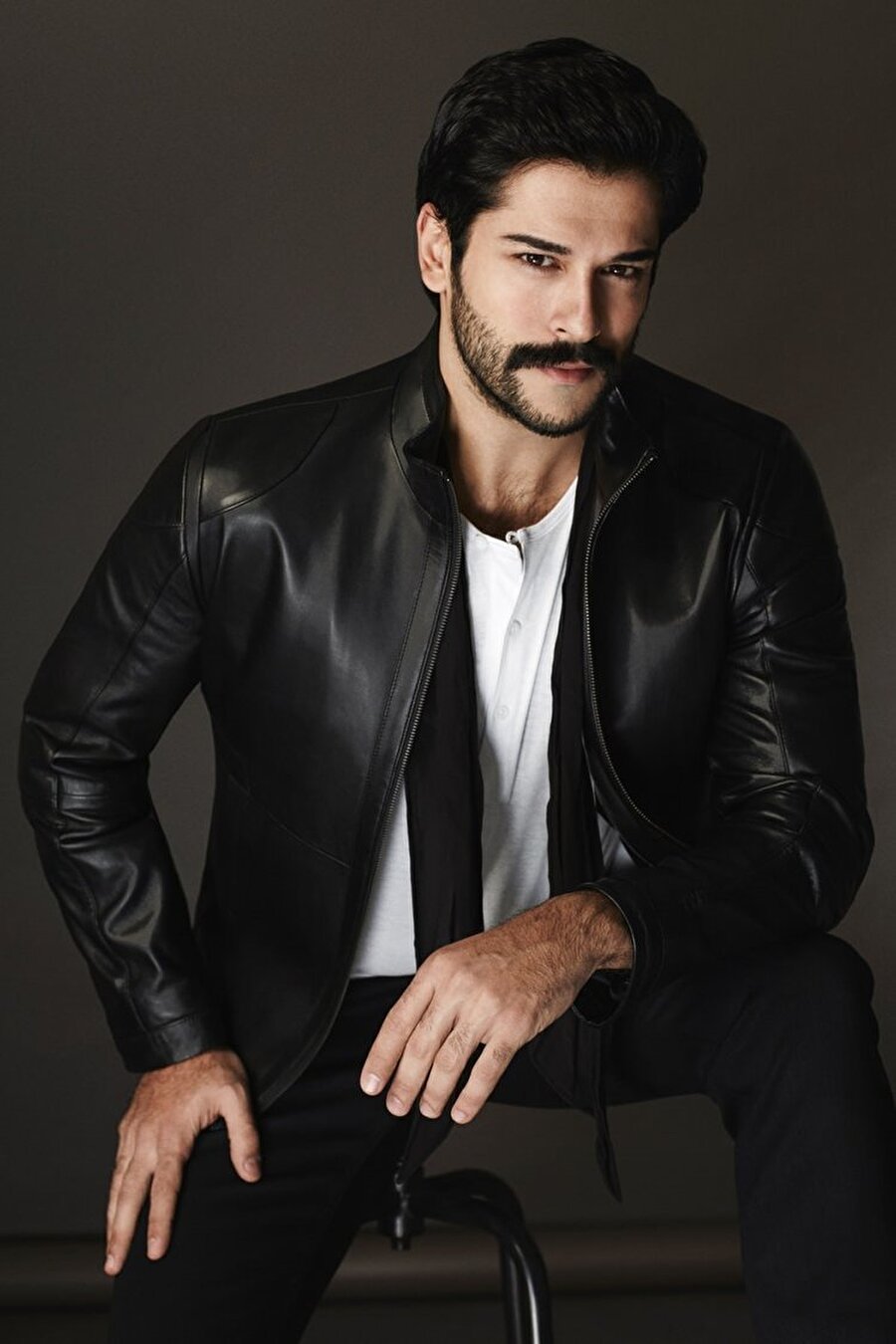 Burak Özçivit.