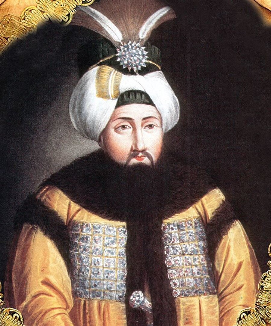 III. Osman (1754 – 1757

                                    Sultan Üçüncü Osman, 2 Ocak 1699 günü, İstanbul’da doğdu. Babası Sultan İkinci Mustafa, annesi Şehsuvar Valide Sultan. Tahta çıktığı elli altı yaşına kadar sarayda hapis hayatı yaşadığı için sinirli bir yapıya sahipti. Ancak yine de şefkat ve merhamet sahibi, özellikle yalanı ve rüşveti sevmeyen bir insandı. Sultan Üçüncü Osman musıkîden nefret ettiği için bütün müzisyenleri saraydan uzaklaştırdı. Sarayda dolaşırken cariyelerle karşılaşmak istemediği için ayakkabılarına demir ökçeler taktırmıştı. Ökçelerden çıkan sesi duyan cariyeler padişahın geldiğini öğrenip yoldan çekiliyorlardı. 2 yıl, 10 ay, 18 gün saltanat sürmüş bu süre içinde yedi tane veziriazam değiştirmiş, dönemi boyunca içte ve dışta barış ve huzur yaşanmış.
                                