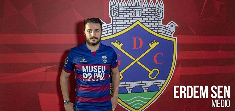 Erdem Şen yeni formasıyla ilk pozunu veriyor.