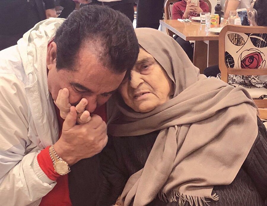 İbrahim Tatlıses ve annesi Leyla Tatl.