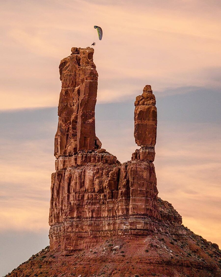 Utah'ta bir paraşüt tutkunu