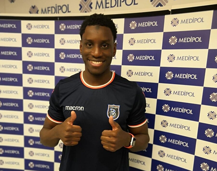 Demba Ba, Başakşehir için sağlık kontrolünden geçti.