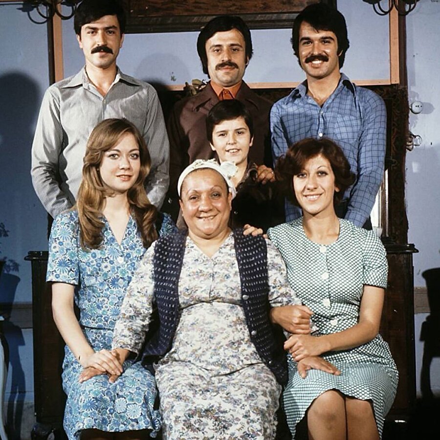1976 yılında  Aile Şerefi'nde Ayşe karakteriyle bizimle oldu.

                                    
                                    
                                    
                                    
                                    
                                
                                
                                
                                
                                