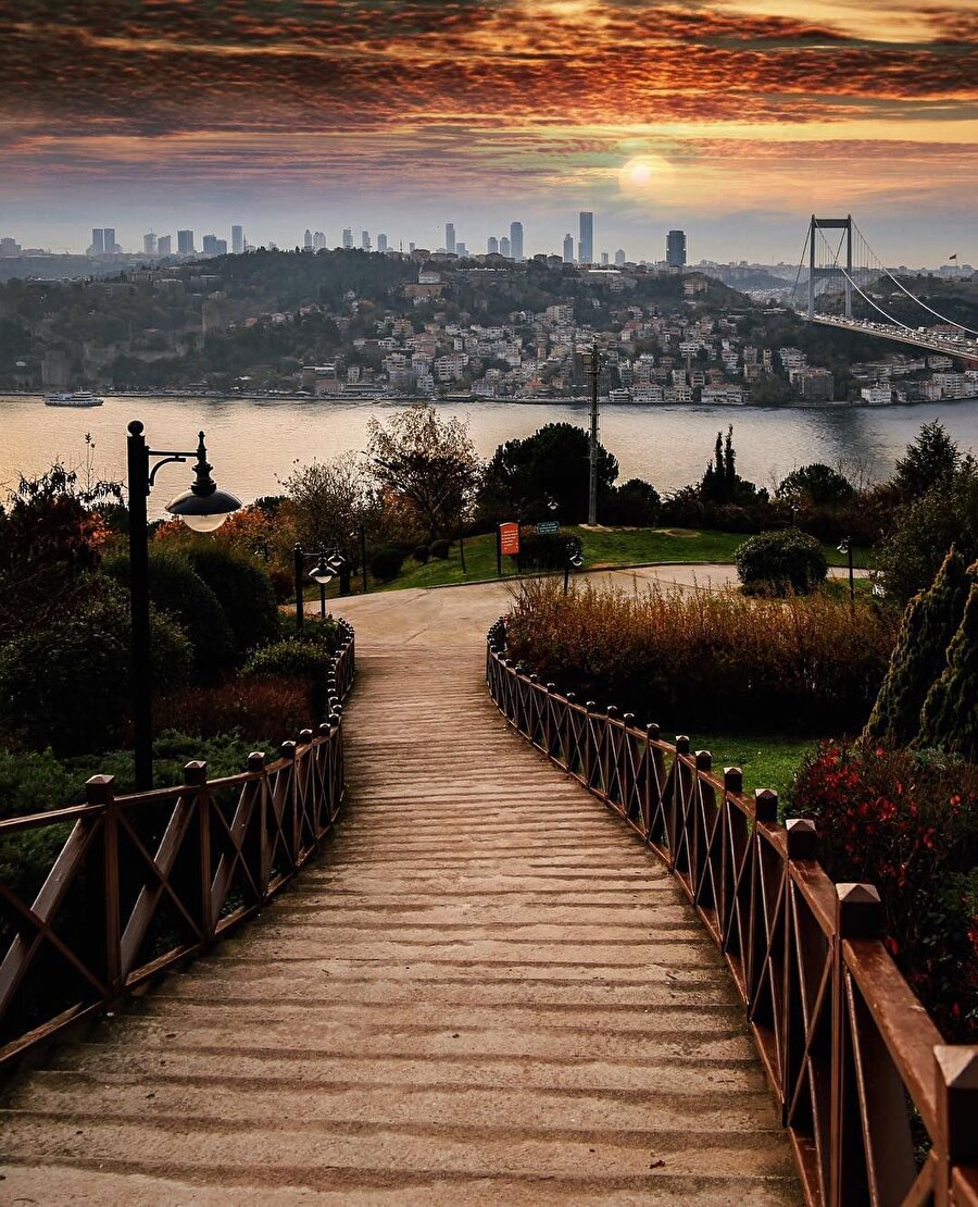 İstanbul Beykoz'daki Otağtepe istanbul'un en güzel manzaralarından. 
