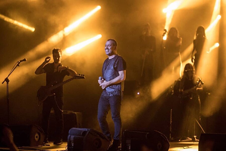 Haluk Levent.
