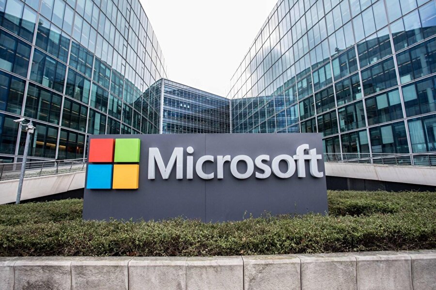 Microsoft, kritik ve büyük bütçeli yatırımlarına devam ediyor. 