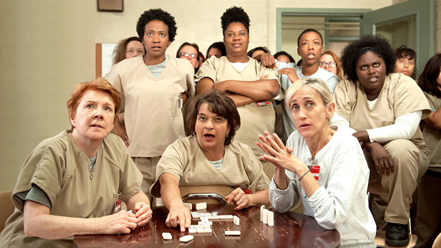 'Orange Is the New Black' Emmy ödüllü dizidir.

                                    
                                    
                                    
                                    
                                
                                
                                
                                